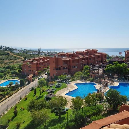 Sea View Penthouse Apartment With Hot Tub - Casa Bella Vista, Buenas Noches , Estepona Dış mekan fotoğraf