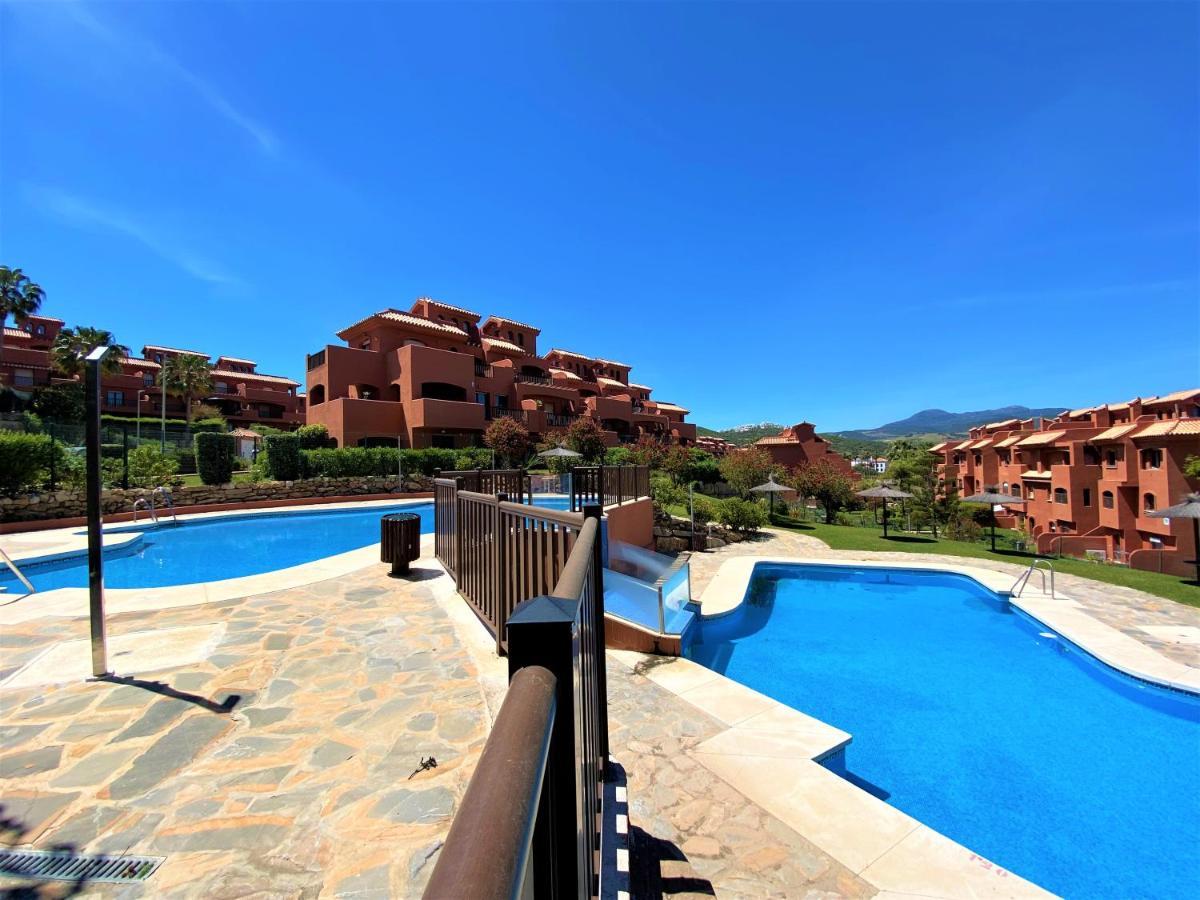 Sea View Penthouse Apartment With Hot Tub - Casa Bella Vista, Buenas Noches , Estepona Dış mekan fotoğraf