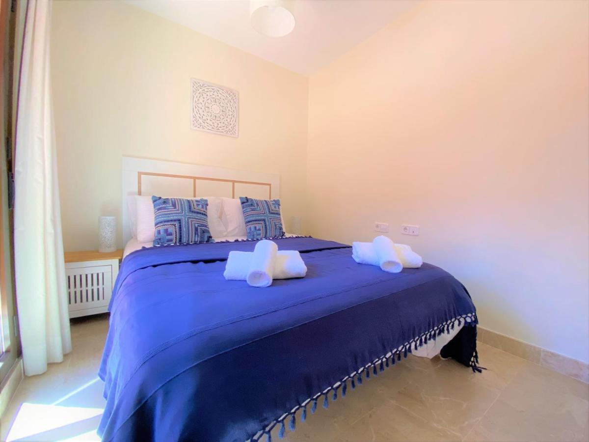 Sea View Penthouse Apartment With Hot Tub - Casa Bella Vista, Buenas Noches , Estepona Dış mekan fotoğraf