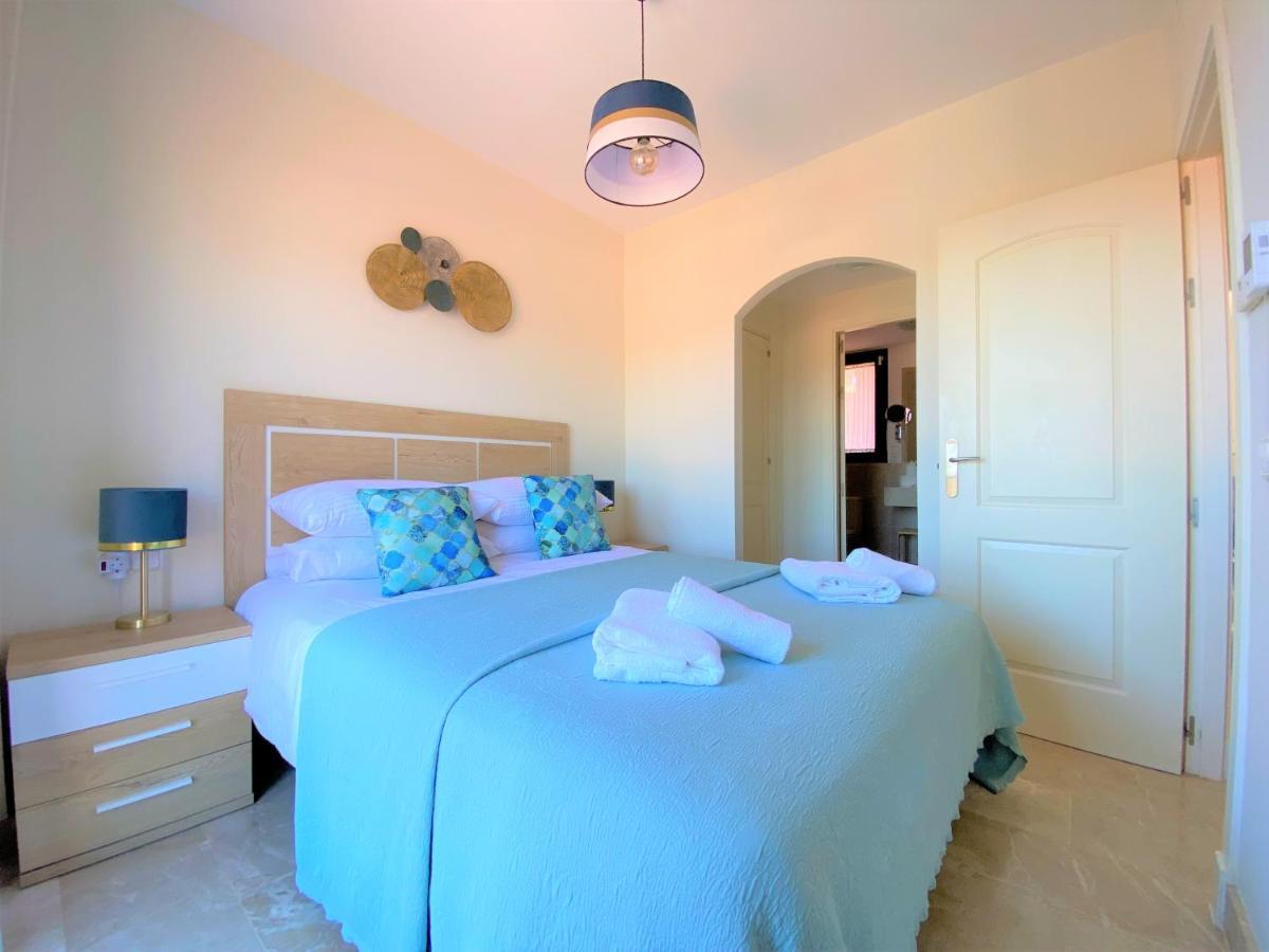 Sea View Penthouse Apartment With Hot Tub - Casa Bella Vista, Buenas Noches , Estepona Dış mekan fotoğraf
