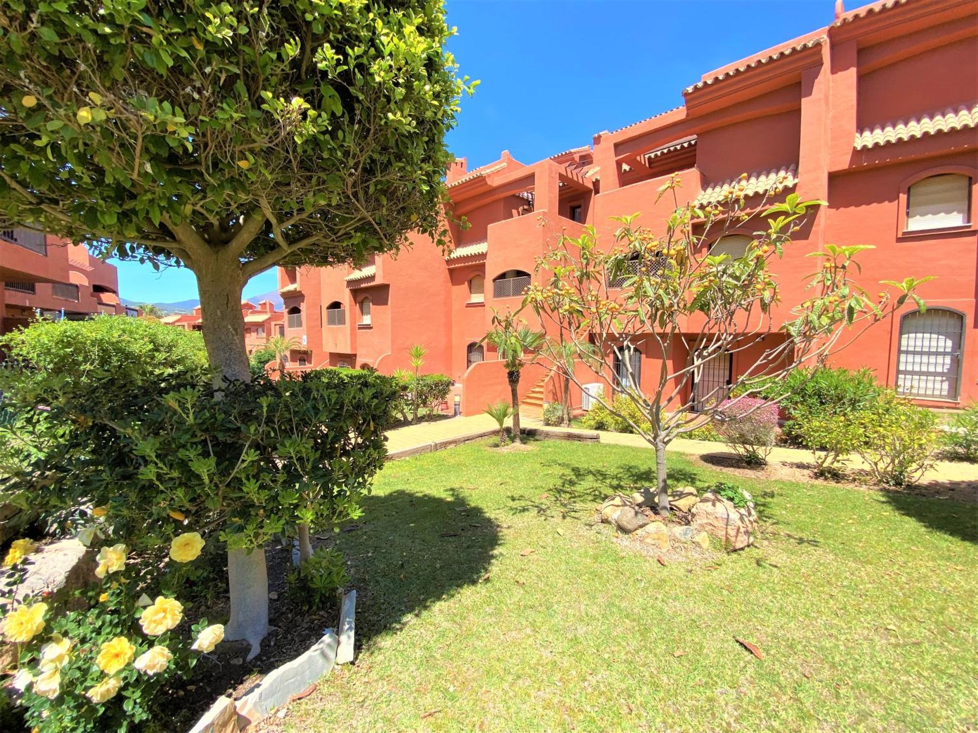 Sea View Penthouse Apartment With Hot Tub - Casa Bella Vista, Buenas Noches , Estepona Dış mekan fotoğraf