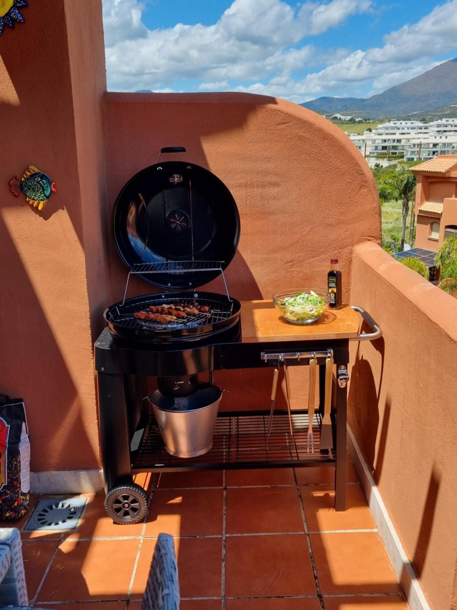 Sea View Penthouse Apartment With Hot Tub - Casa Bella Vista, Buenas Noches , Estepona Dış mekan fotoğraf