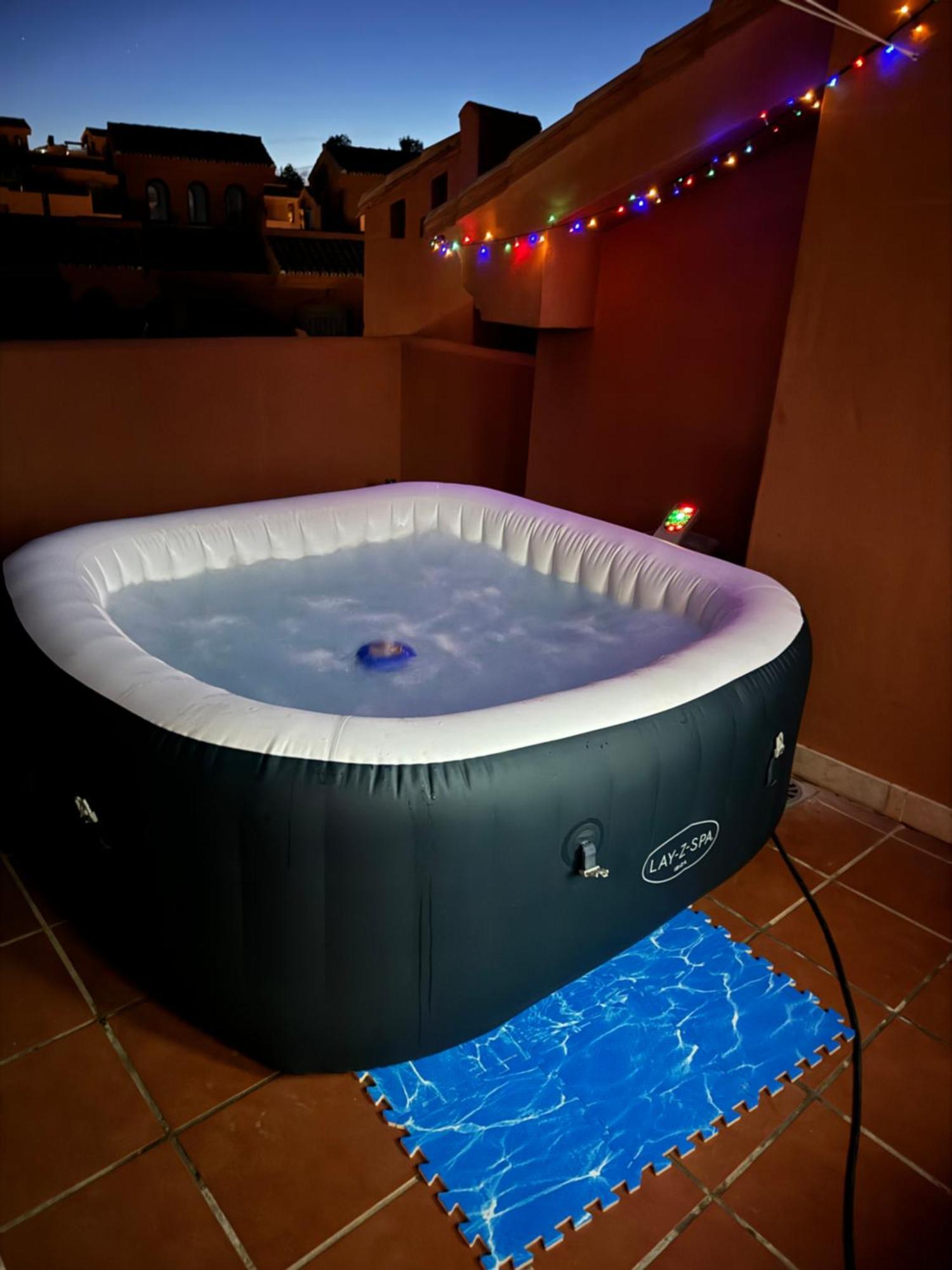Sea View Penthouse Apartment With Hot Tub - Casa Bella Vista, Buenas Noches , Estepona Dış mekan fotoğraf